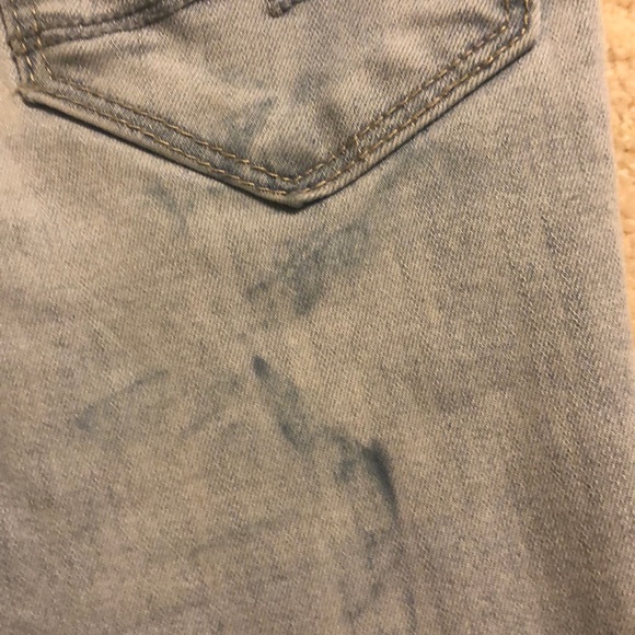 light wash jeans - Picture 4 of 4